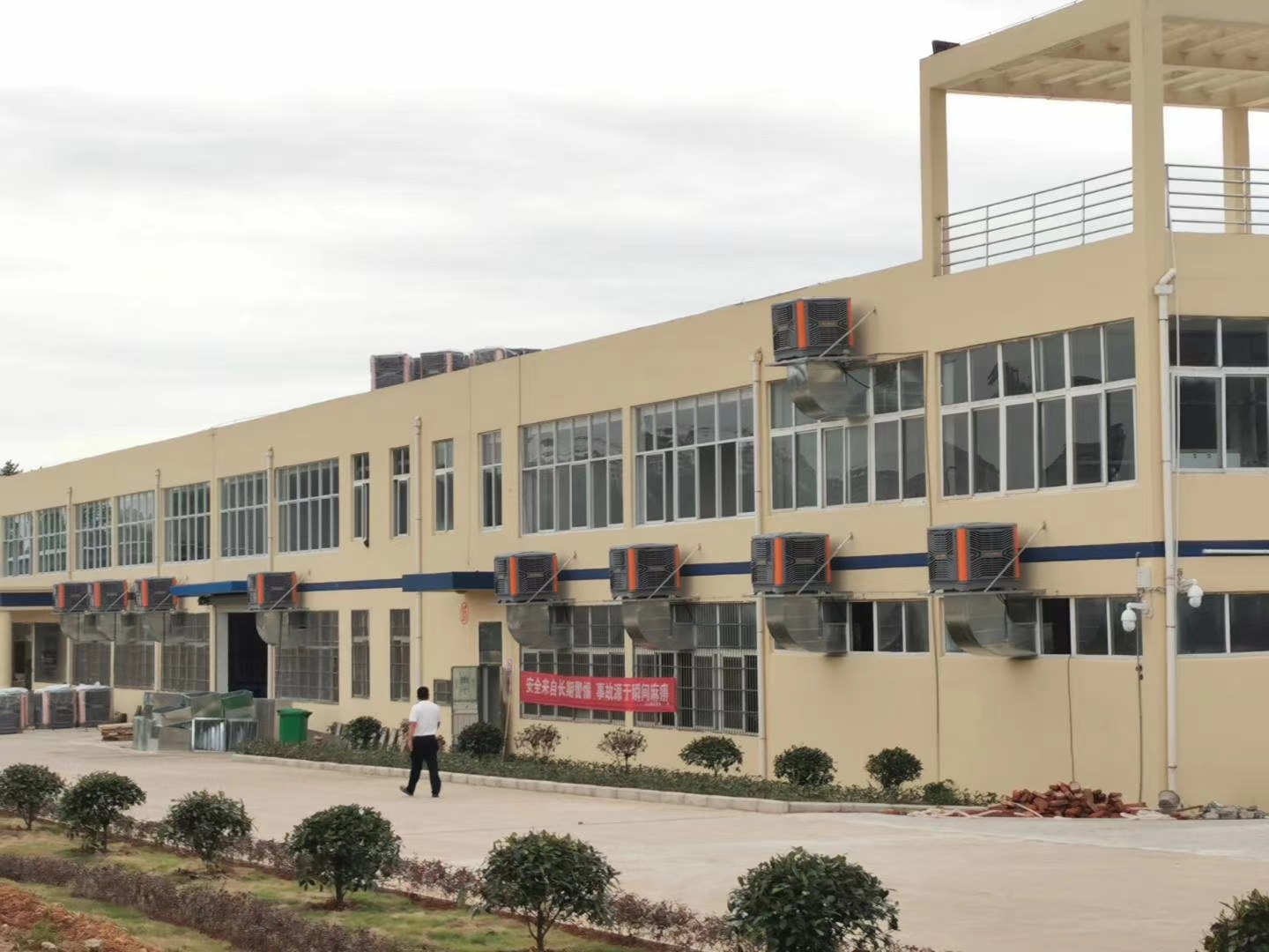 為什么夏季車間降溫都用環(huán)保空調(diào)？環(huán)?？照{(diào)到底有哪些好？